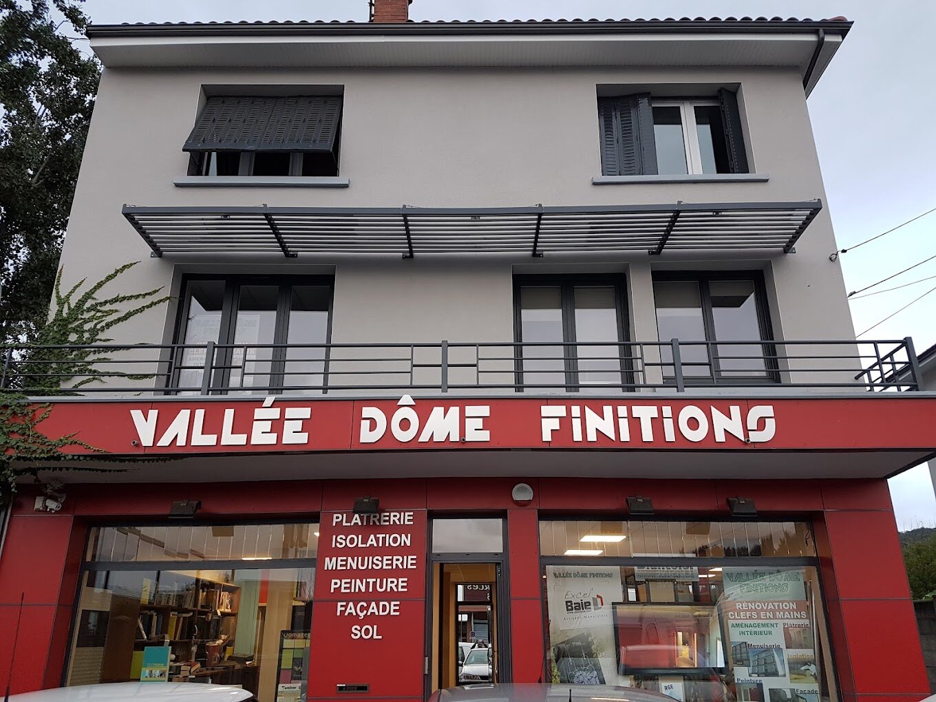 Devanture du magasin Vallée Dôme Finitions à Clermont-Ferrand